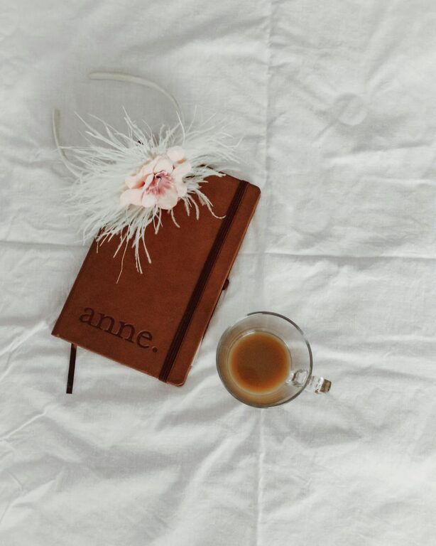 Beginner Guide to Journaling Every Day for a Happier Mind